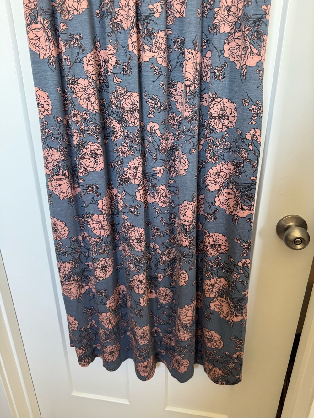 Plus Size Navy Floral Short Sleeve Maxi Dress with Pockets - Picture 5 of 6